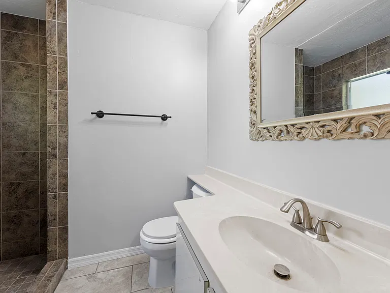 1206 Baldwin Pl — Photo 19