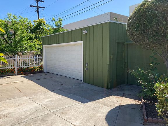 Detached 2 car garage