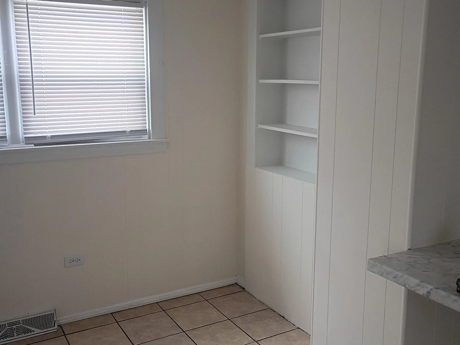 2 bed, 1000 sqft, $1,400 — Photo 4