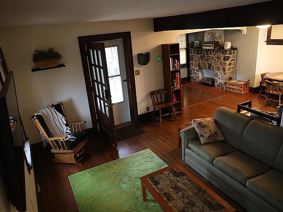 5th image of 3359 W 136th St