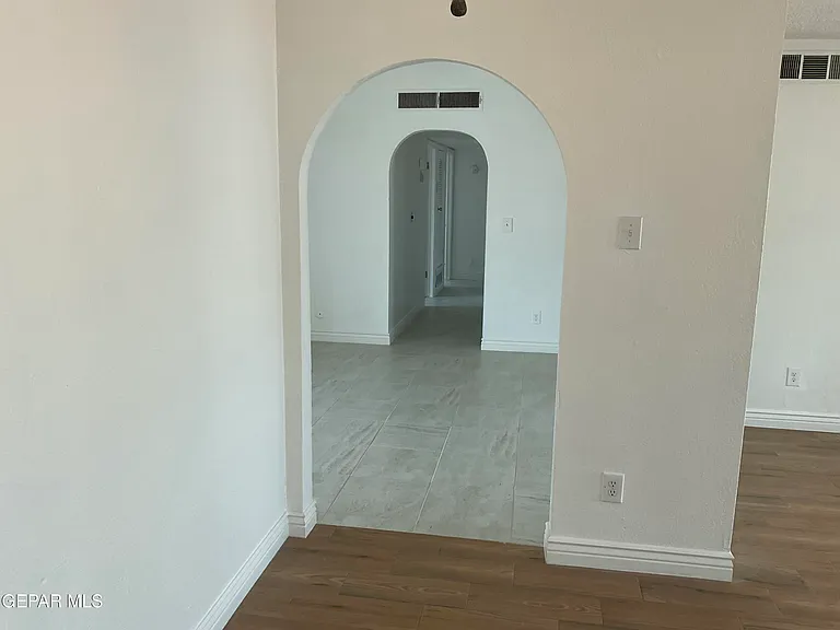 335 Flynn Dr — Photo 7