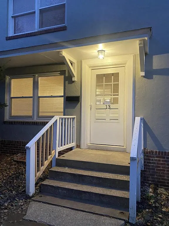 Building Photo - 711 N College Ave #13