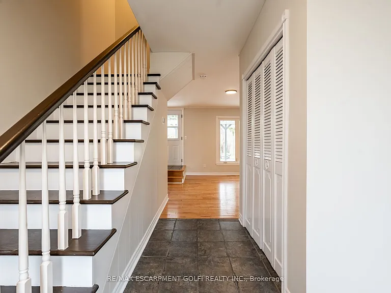 273 Riverview Blvd — Photo 3