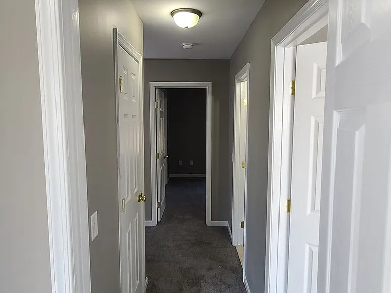 230 Crown Ct — Photo 44