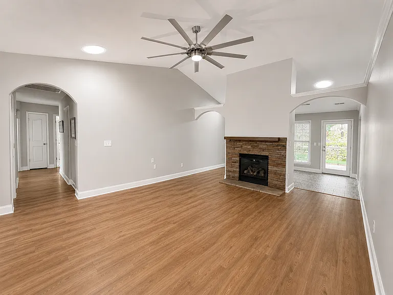 101 Saxon Falls Ct — Photo 3