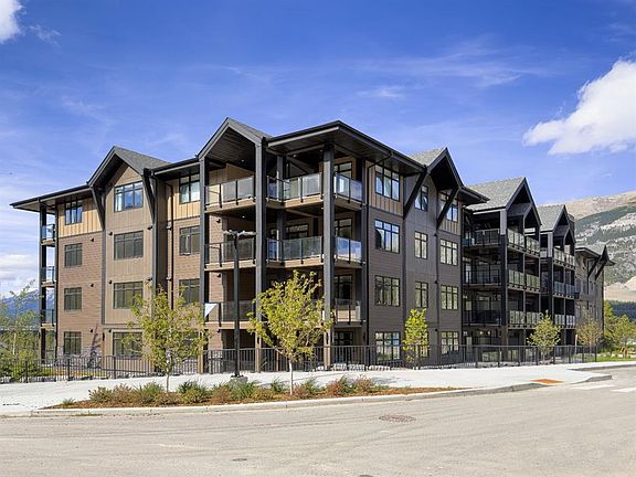 2nd image of 10 Cascade Dr #207