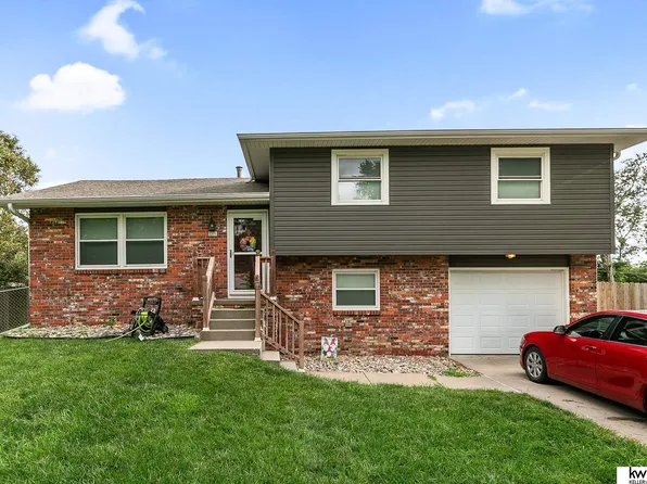 2301 Greensboro Ave, Bellevue, NE 68005