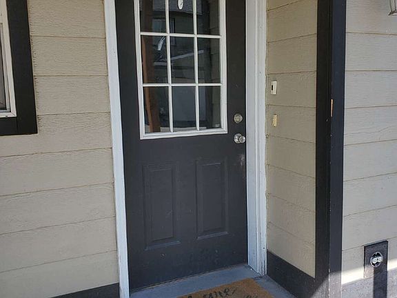 3rd image of 1122 Cruiser Ln APT A