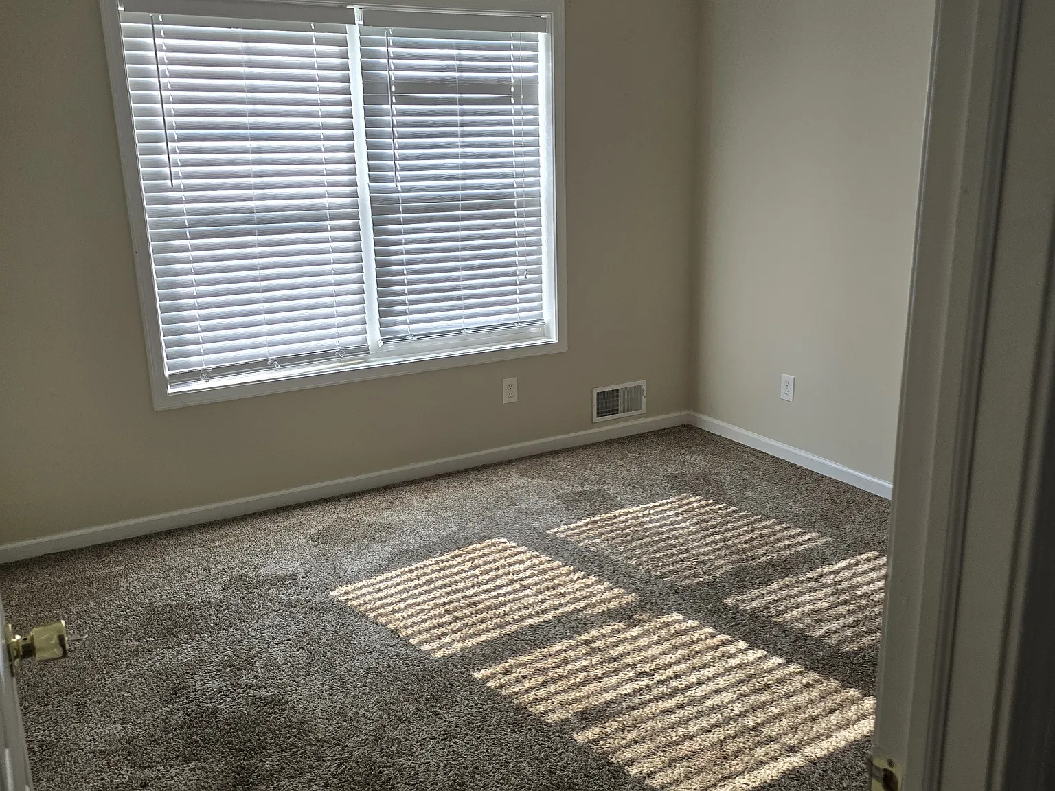 3 bed, 1700 sqft, $2,500 — Photo 3