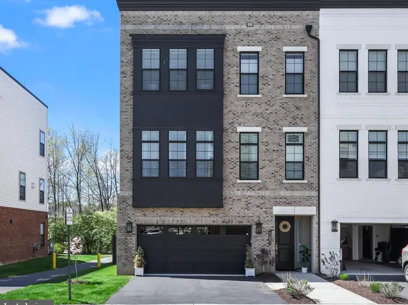 43881 Hanes Hall Ter, Ashburn, VA 20147