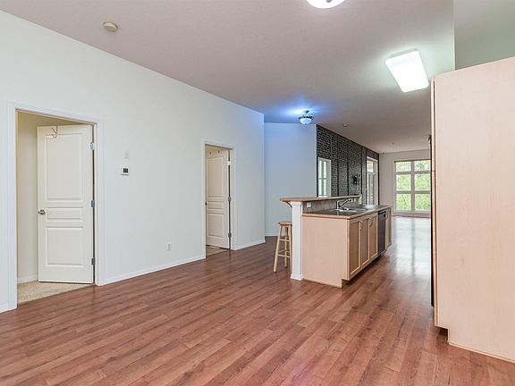 5th image of 10407 122nd St NW #321