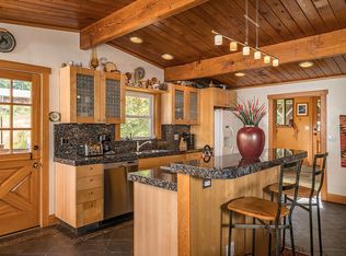 401 Sunrise Rd, Lopez Island, WA 98261