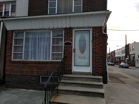 2nd image of 1232 Johnston St