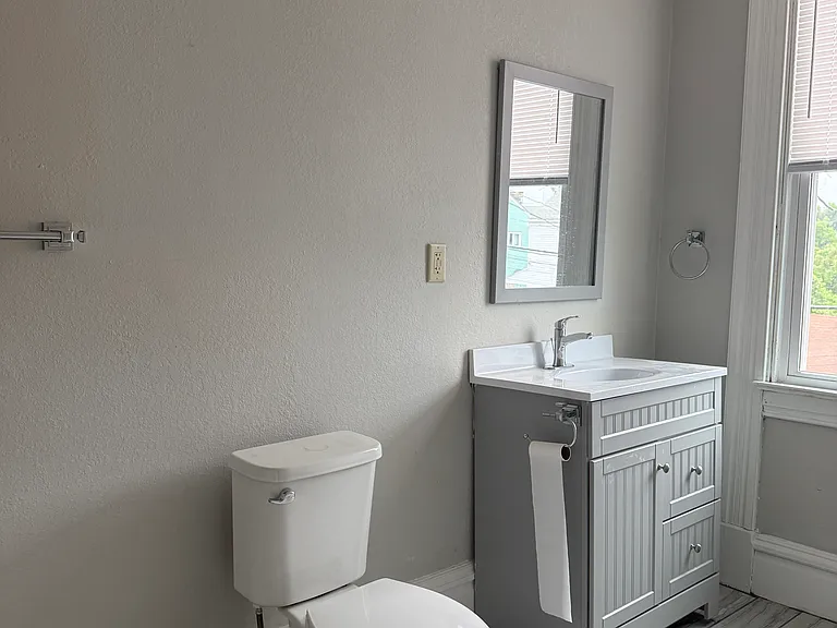 211 Sterling St — Photo 13