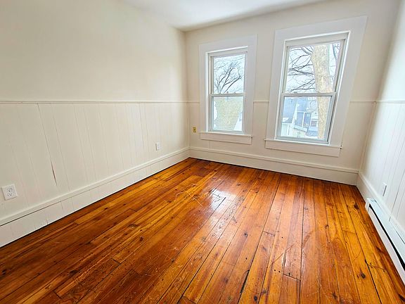 3rd image of 14 Parker Ave APT 6