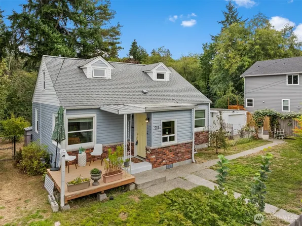 911 Hull Avenue, Port Orchard, WA 98366