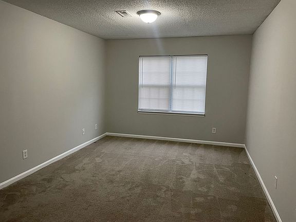 2nd image of 929 Center St #B