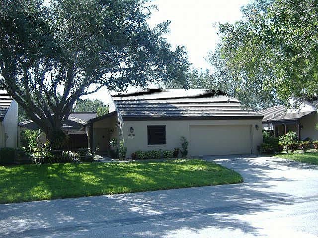 2nd image of 3928 Glen Oaks Manor Dr