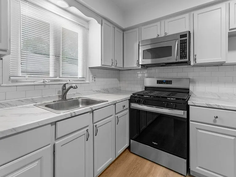 2763 Morris Ave #B — Photo 2