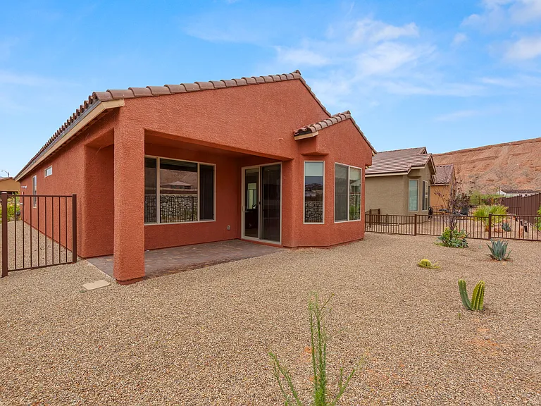 1353 Evening Breeze Ln — Photo 21