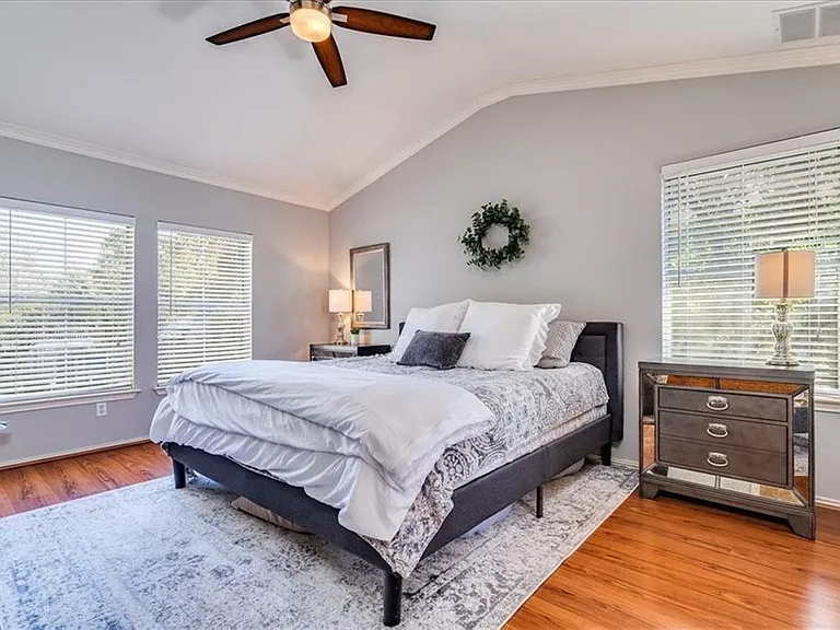 1202 Cardigan St — Photo 11