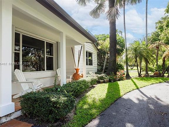 4th image of 921 Alava Ave #921
