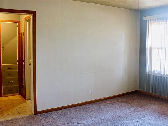 4th image of 808 W 18th Ave