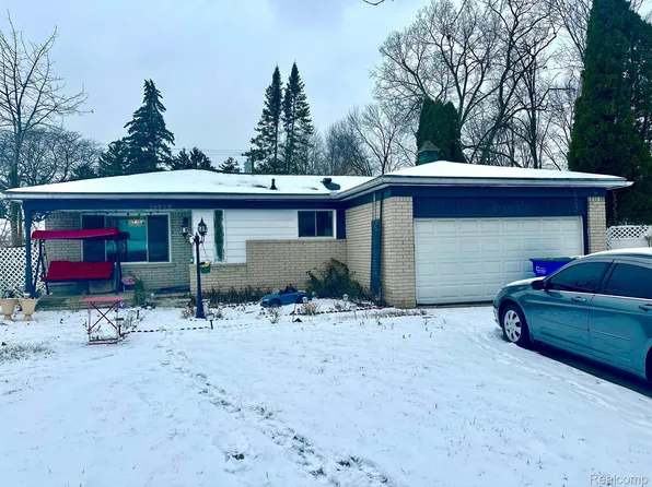 30039 Holly Ct, Warren, MI 48092
