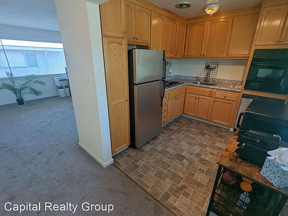 5th image of 2022 Trousdale Dr #11