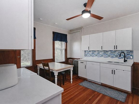 3rd image of 22 Welles Ave