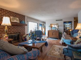 3000 SW Quail Creek Dr, Topeka, KS 66614