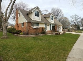 374 Bernard Dr, Buffalo Grove, IL 60089