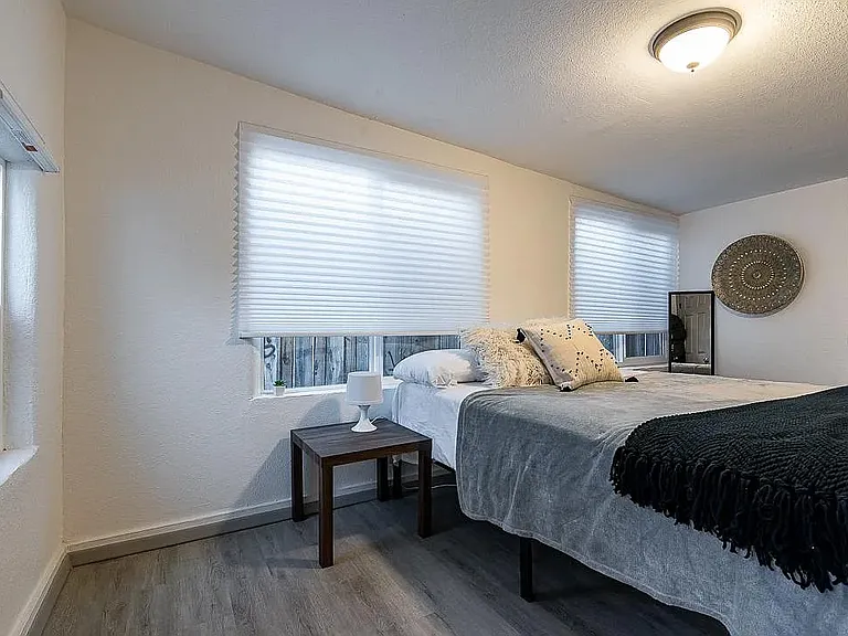 221 Girard Blvd SE #2F — Photo 7