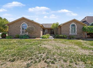 2664 Woodford Dr, Sterling Heights, MI 48310