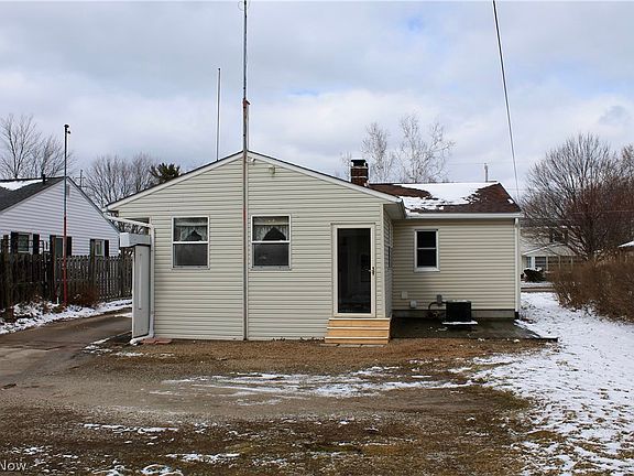 3rd image of 3808 Prospect St