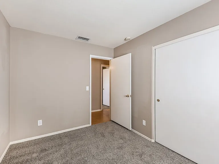 4046 W Abraham Ln — Photo 14