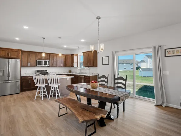 514 Winkler Trl N, Cologne, MN 55322