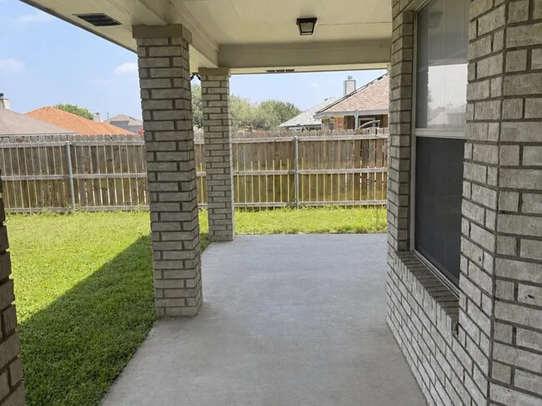 4301 Capri Dr — Photo 37