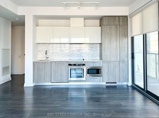 50 Charles St E #2810, Toronto, ON M4Y 0C3