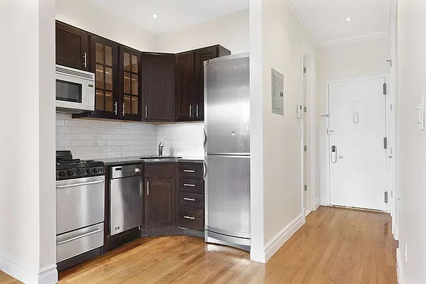 Rented by Cooper & Cooper Real Estate | media 14