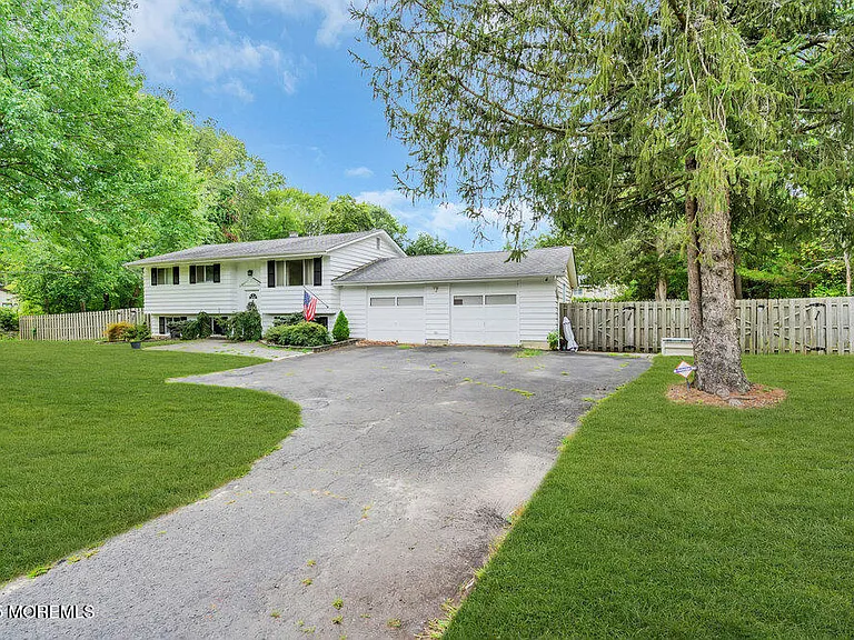 624 Fort Plains Rd — Photo 2