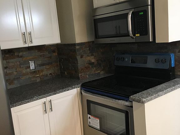 Range and microwave built in