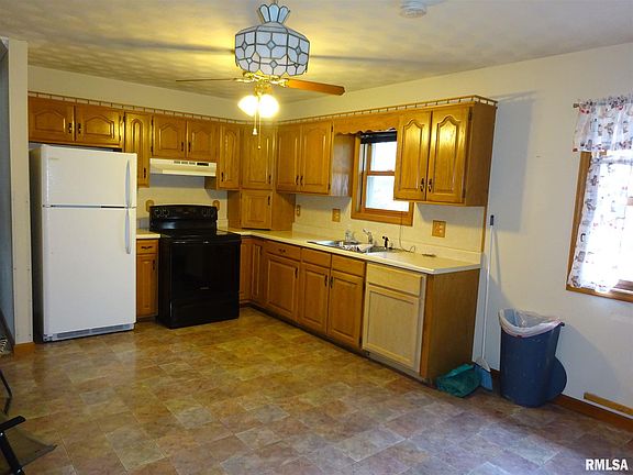 5th image of 302 E Lincoln St