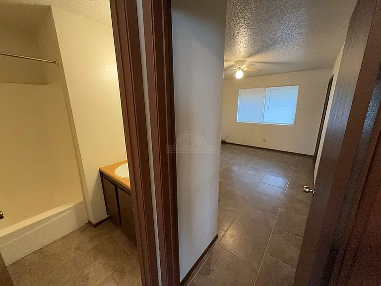 2409 Shoemaker Dr — Photo 8