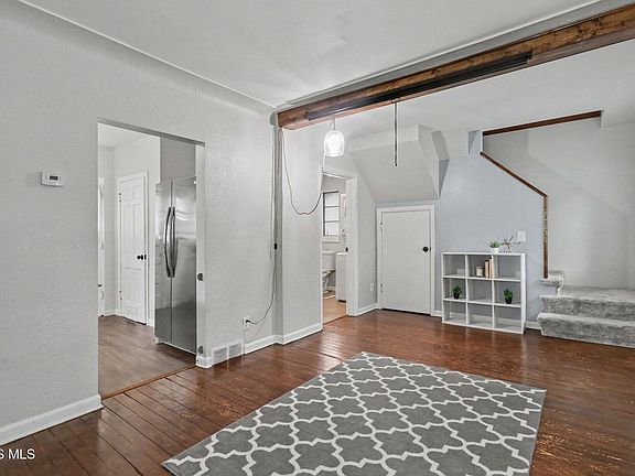 4th image of 5518 Merriman Dr