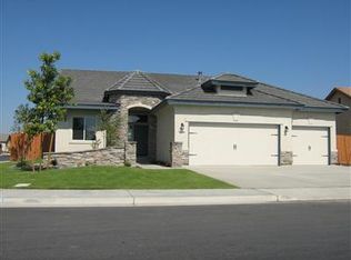 2512 Ledgeview Ln, Bakersfield, CA 93313