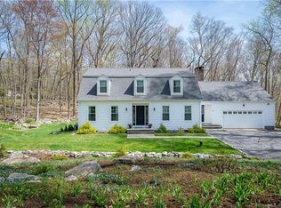 133 Dogwood Ln, Stamford, CT 06903