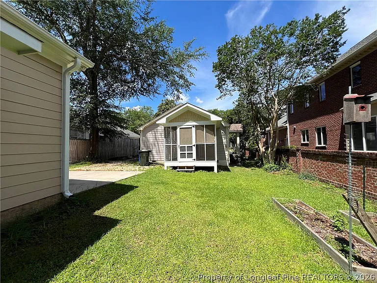 211 Ellington St — Photo 16