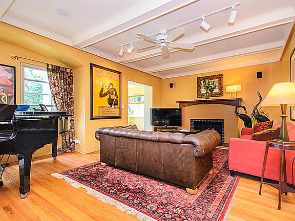 3rd image of 5244 N Kenmore Ave #35