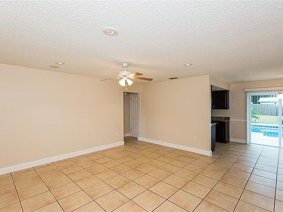 3rd image of 3714 Hill St